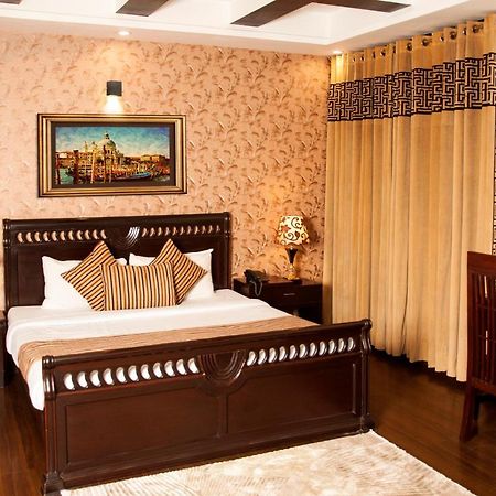 Royal Elegance Hotel Lahore Exterior photo