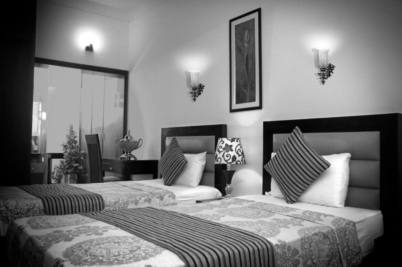 Royal Elegance Hotel Lahore Exterior photo