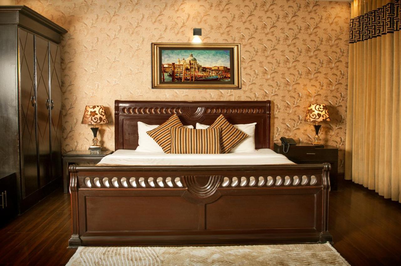 Royal Elegance Hotel Lahore Exterior photo