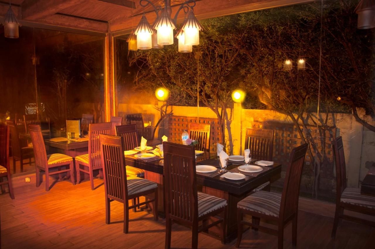 Royal Elegance Hotel Lahore Exterior photo