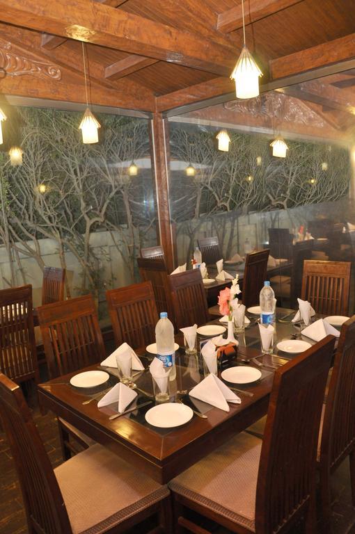 Royal Elegance Hotel Lahore Exterior photo